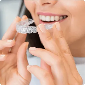 Clear aligner tray